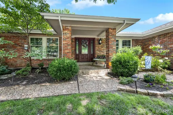 33 Ponce CT, Lake St Louis, MO 63367