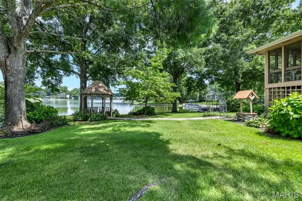 33 Ponce CT, Lake St Louis, MO 63367