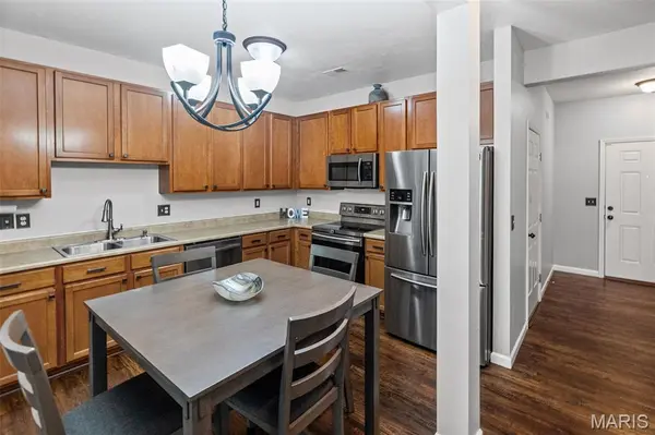 2041 Celebration Park CIR, Belleville, IL 62220