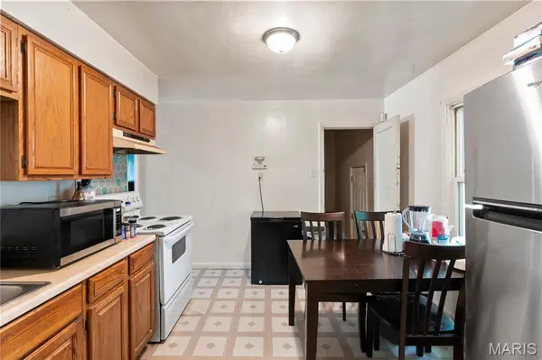 8017 Patterson DR, St Louis, MO 63134