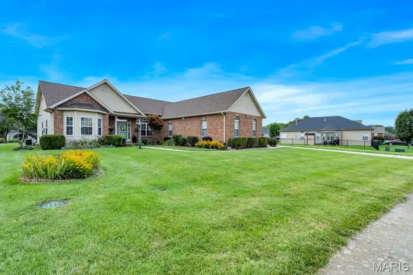 588 Manor LN, Millstadt, IL 62260