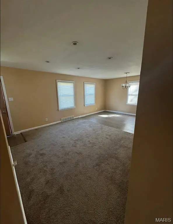 283 S Barat AVE, Ferguson, MO 63135