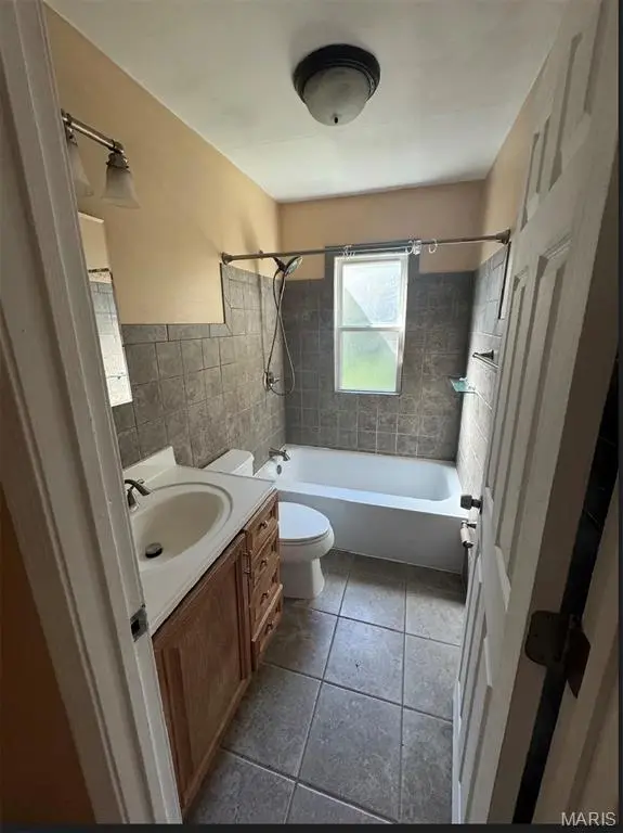 283 S Barat AVE, Ferguson, MO 63135