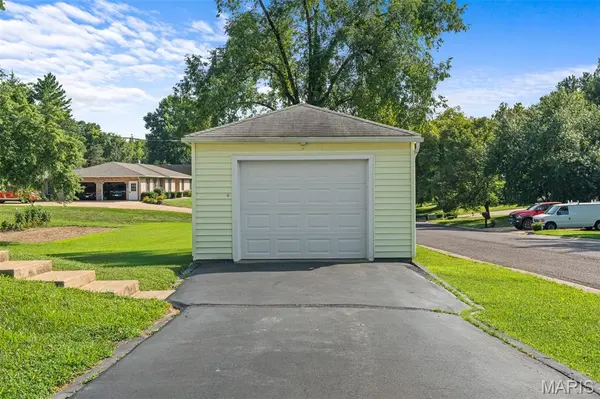 1420 E 8th, Washington, MO 63090