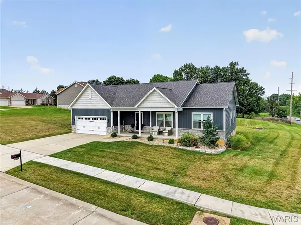 1001 Patricia Ann DR, Wentzville, MO 63385