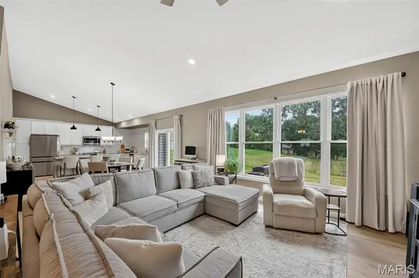 1001 Patricia Ann DR, Wentzville, MO 63385