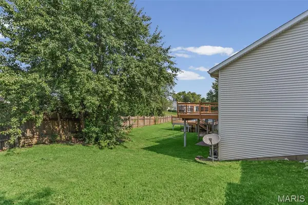 5207 Loyola CT, Fairview Heights, IL 62208