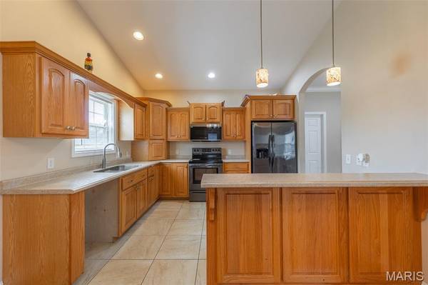 2184 J Bird LN, Poplar Bluff, MO 63901