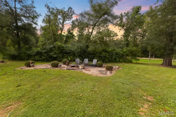 701 Hollyhock LN, Farmington, MO 63640