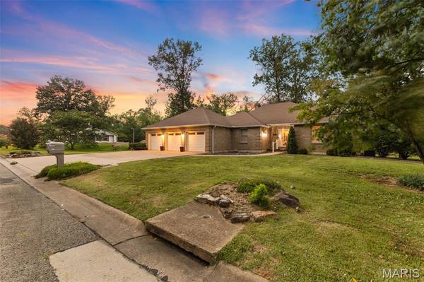 701 Hollyhock LN, Farmington, MO 63640