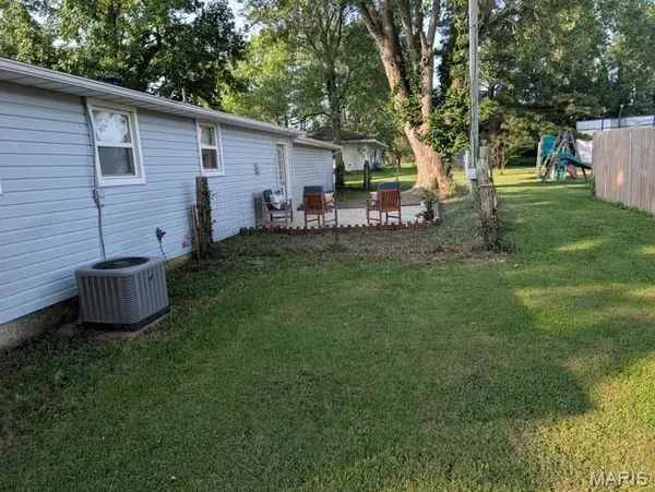 435 Old Springfield RD, Bourbon, MO 65441
