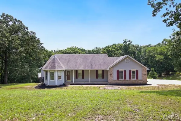 308 Deep Woods DR, St Clair, MO 63077