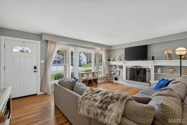 313 Elmhurst DR, St Charles, MO 63301