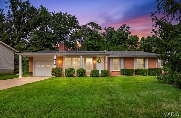 313 Elmhurst DR, St Charles, MO 63301