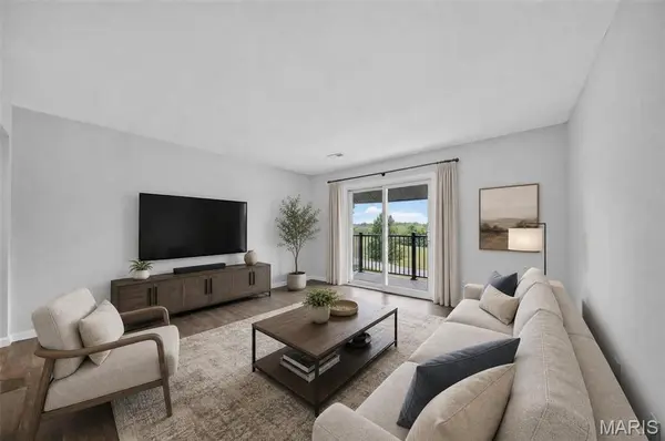 1823 Gascony Parc DR #1823, Lake St Louis, MO 63367