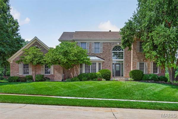 2319 Wellington Estates DR, Chesterfield, MO 63017
