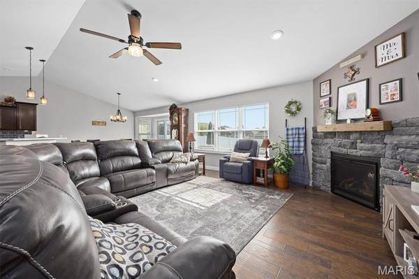 250 Beauregard DR, Shiloh, IL 62221