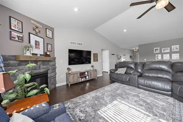 250 Beauregard DR, Shiloh, IL 62221