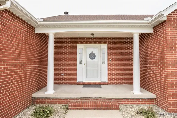 10050 Grodeon RD, Mascoutah, IL 62258