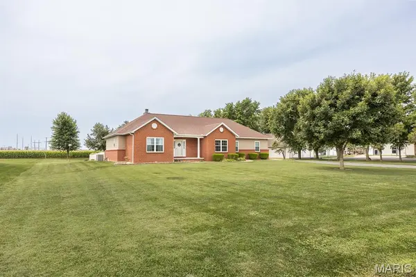 10050 Grodeon RD, Mascoutah, IL 62258