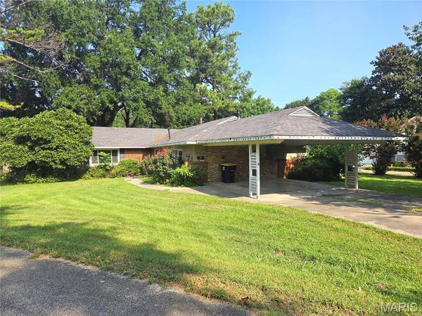 925 Brown LN, Kennett, MO 63857