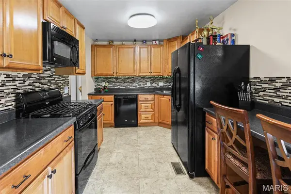 3609 Valley DR, Godfrey, IL 62035