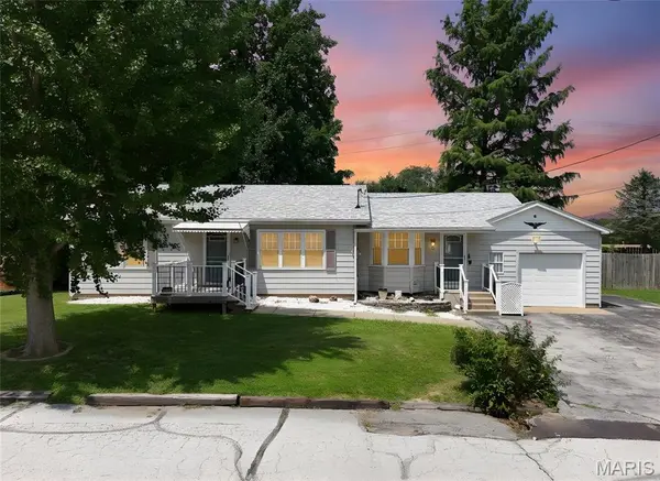 5 Anthony CT, Arnold, MO 63010
