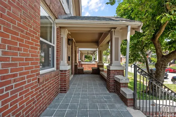 5728 Waterman BLVD, St Louis, MO 63112