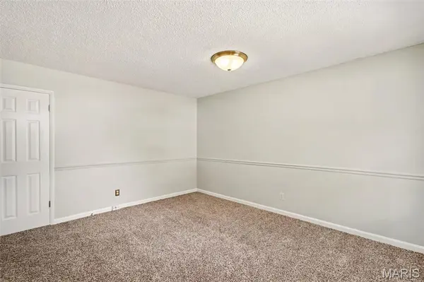 6780 Lesli Mari CT, Florissant, MO 63033
