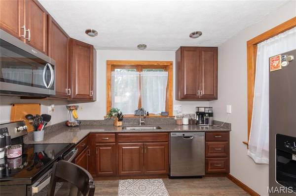 20 Janet DR, Belleville, IL 62226