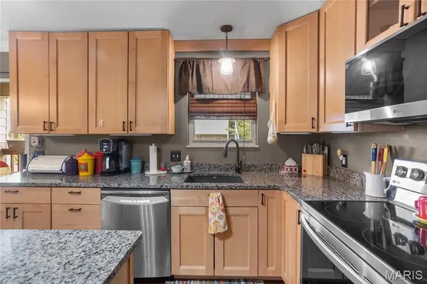 280 Carmel Woods DR, Ballwin, MO 63021