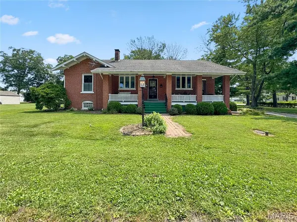 403 N Clinton ST, New Athens, IL 62264