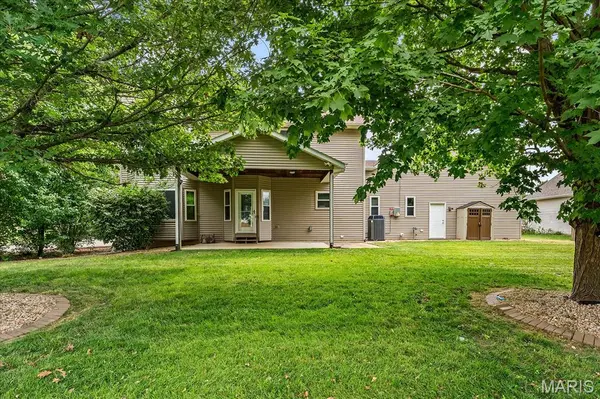 1249 Farmington DR, O'fallon, IL 62269