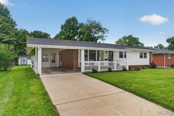 2609 W Adams ST, St Charles, MO 63301