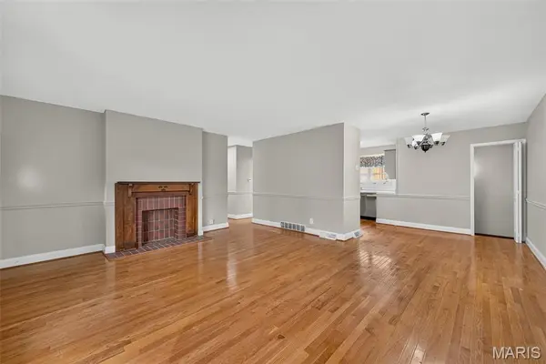 3821 Upton ST, St Louis, MO 63116