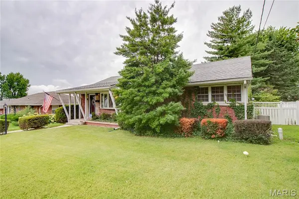 236 Alben ST, Alton, IL 62002