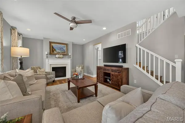 3253 Camp ST, St Charles, MO 63301