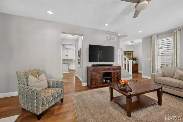 3253 Camp ST, St Charles, MO 63301