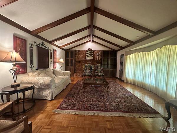 705 Saddle Spur RD, Dexter, MO 63841