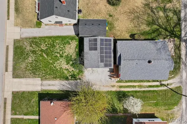 112 3rd AVE, Edwardsville, IL 62025