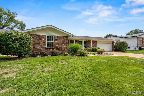 5730 Chatport RD, Unincorporated, MO 63129