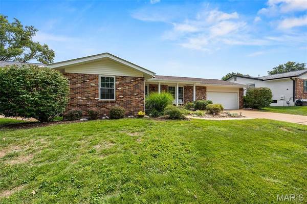 5730 Chatport RD, Unincorporated, MO 63129