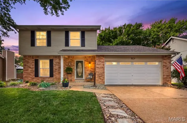 3024 Armona DR, St Louis, MO 63129