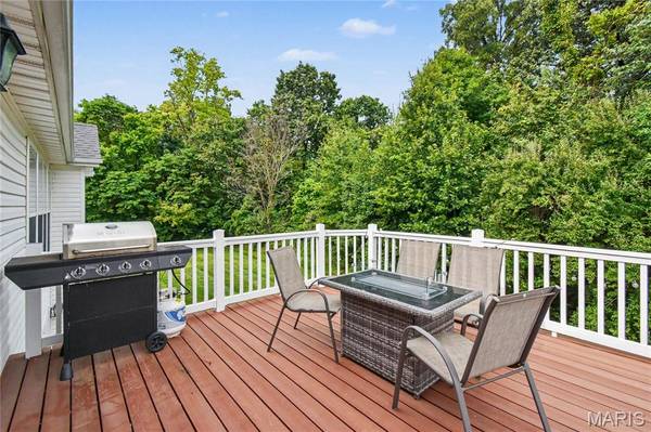 6701 Oxford LN, Maryville, IL 62062