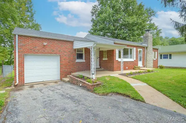 425 S 47th ST, Belleville, IL 62226