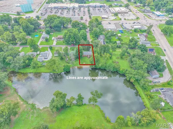 425 S 47th ST, Belleville, IL 62226