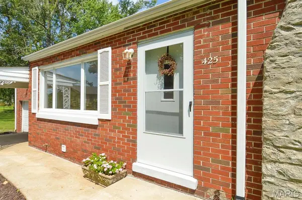 425 S 47th ST, Belleville, IL 62226