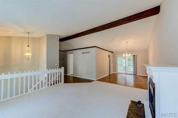 813 Edgewood DR, Lake St Louis, MO 63367