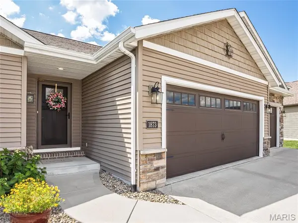 1873 Appleton CT, Maryville, IL 62062