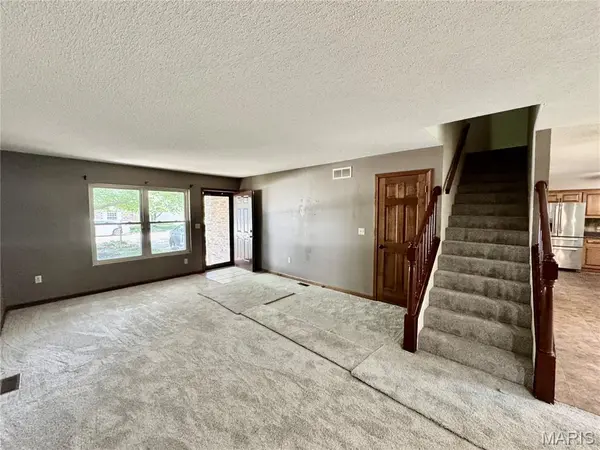 1634 Progress LN, Belleville, IL 62221
